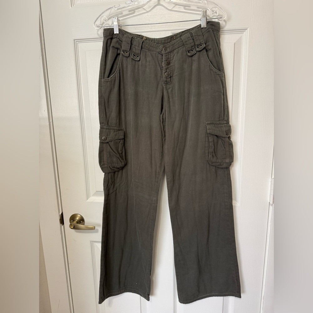 Da-Nang Cargo Pants olive green med. Size tag cut out. Measurements on pictures